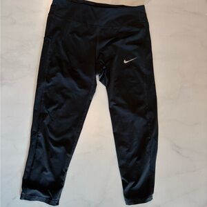 Nike Black Capri Performance Leggings with Back Pocket